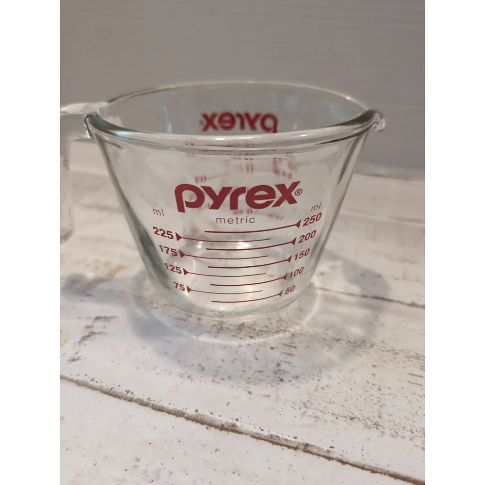 Pyrex 1 Cup Measuring Cup Glass Microwave Dishwasher Safe Made in USA
